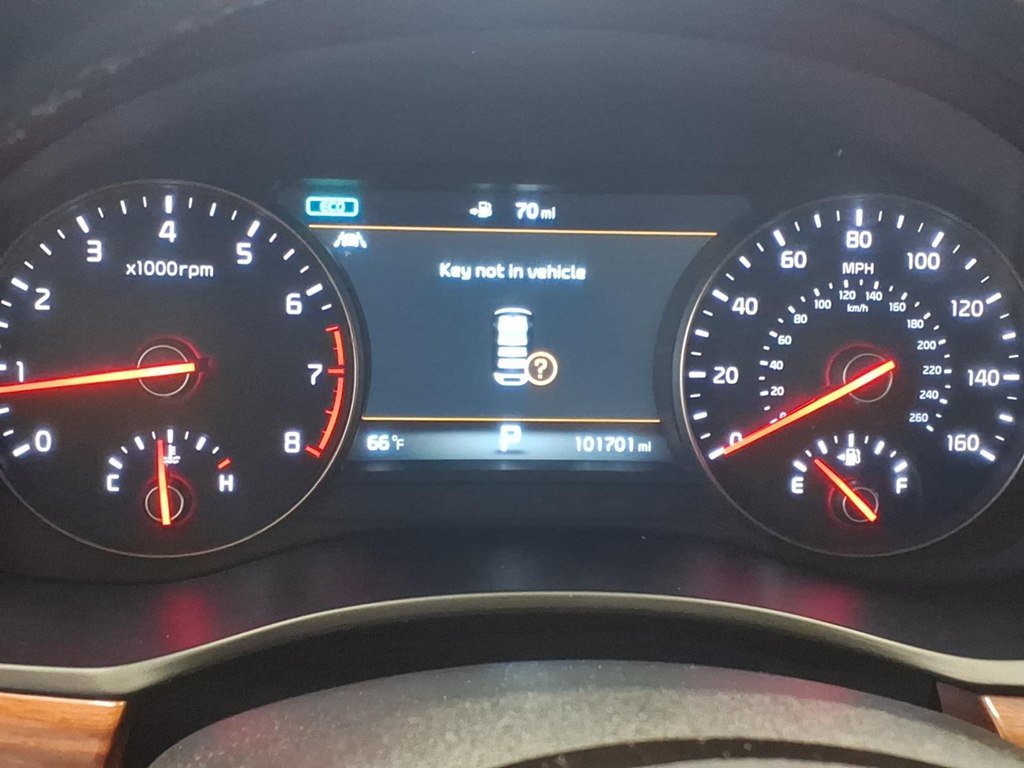 Used 2017 Kia Cadenza Technology FWD image 12
