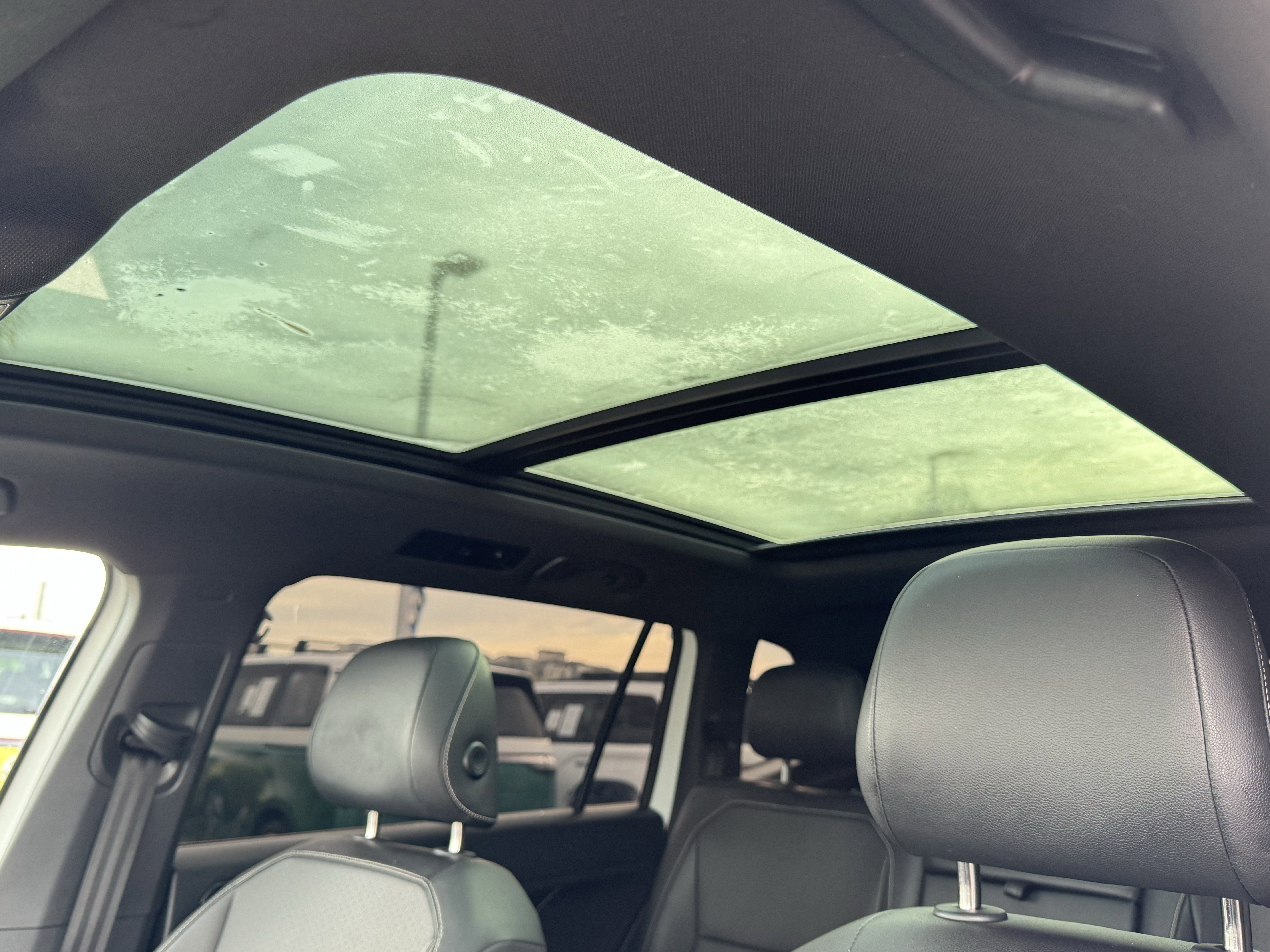 Used 2023 Volkswagen Tiguan SE R-Line image 28