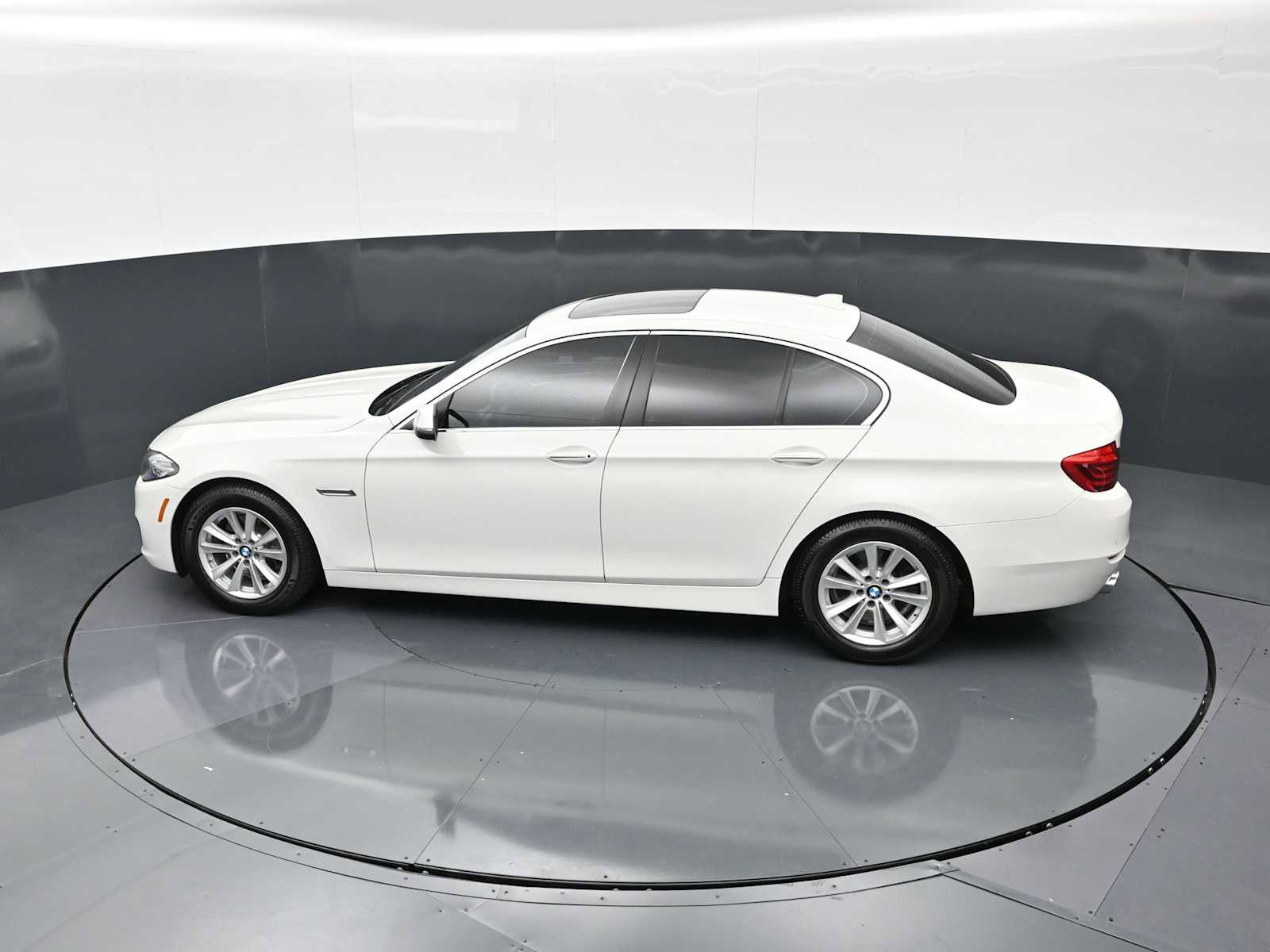 Used 2015 BMW 528i Sedan image 24