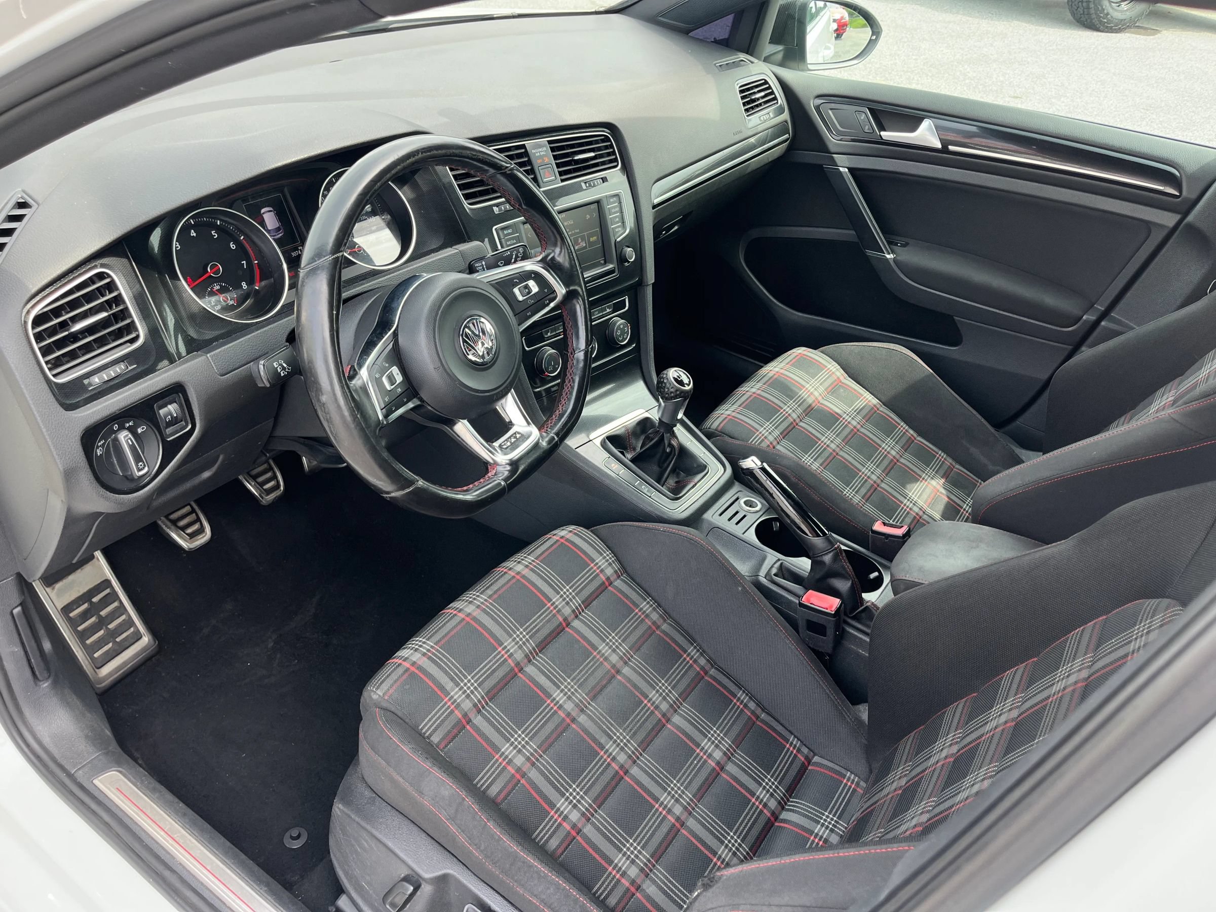 Used 2016 Volkswagen GTI S FWD image 7
