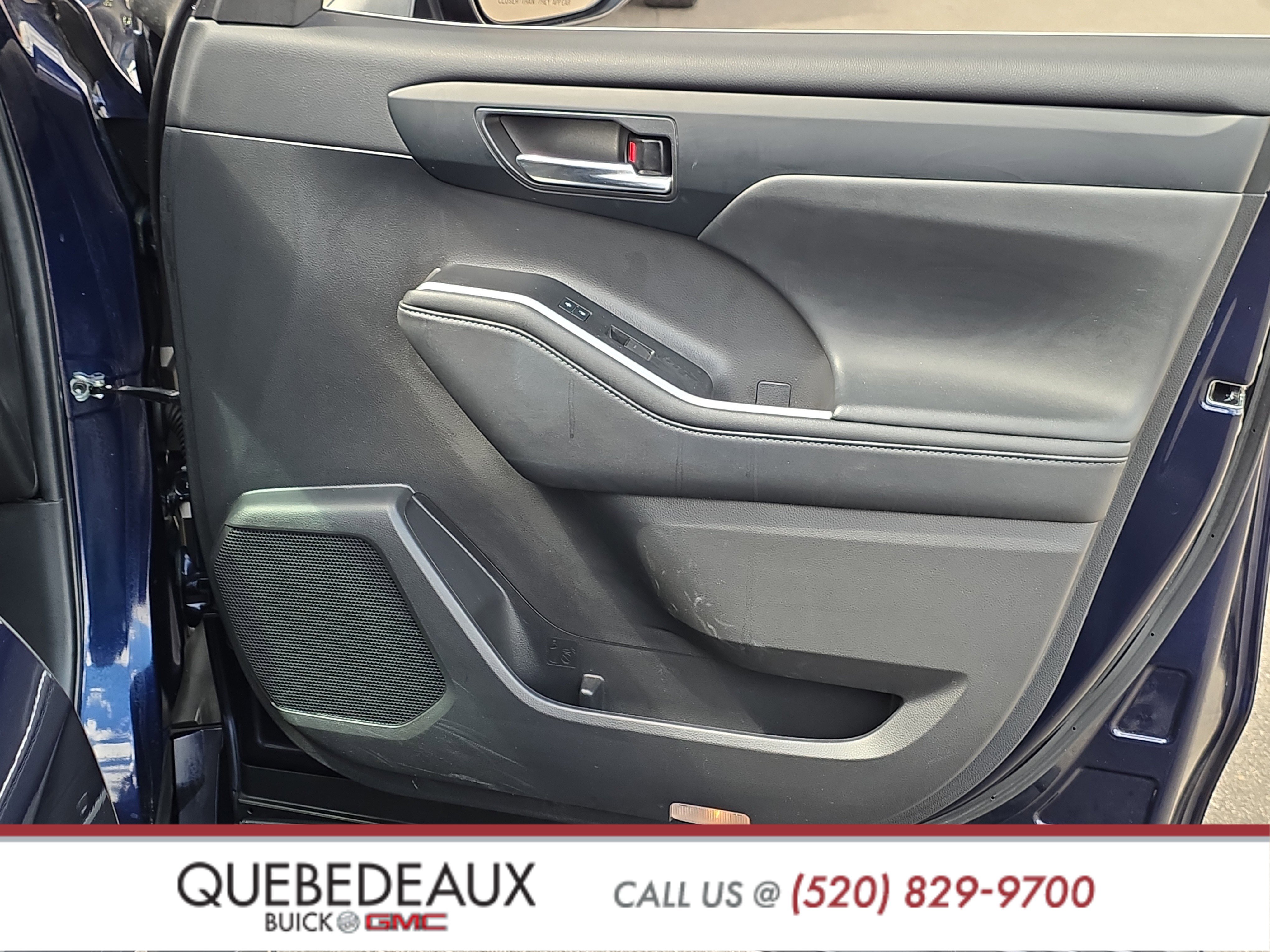Used 2022 Toyota Highlander XLE FWD image 30