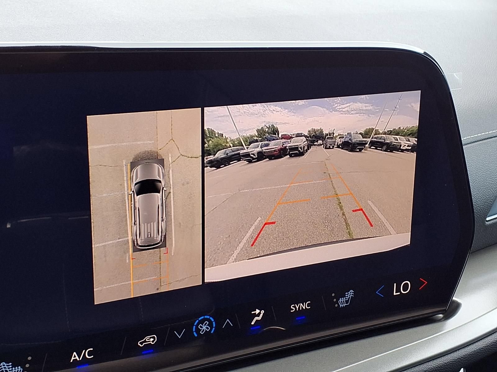 New 2027 Chevrolet Traverse LT w/ Driver Confidence Package AWD/4WD image 18