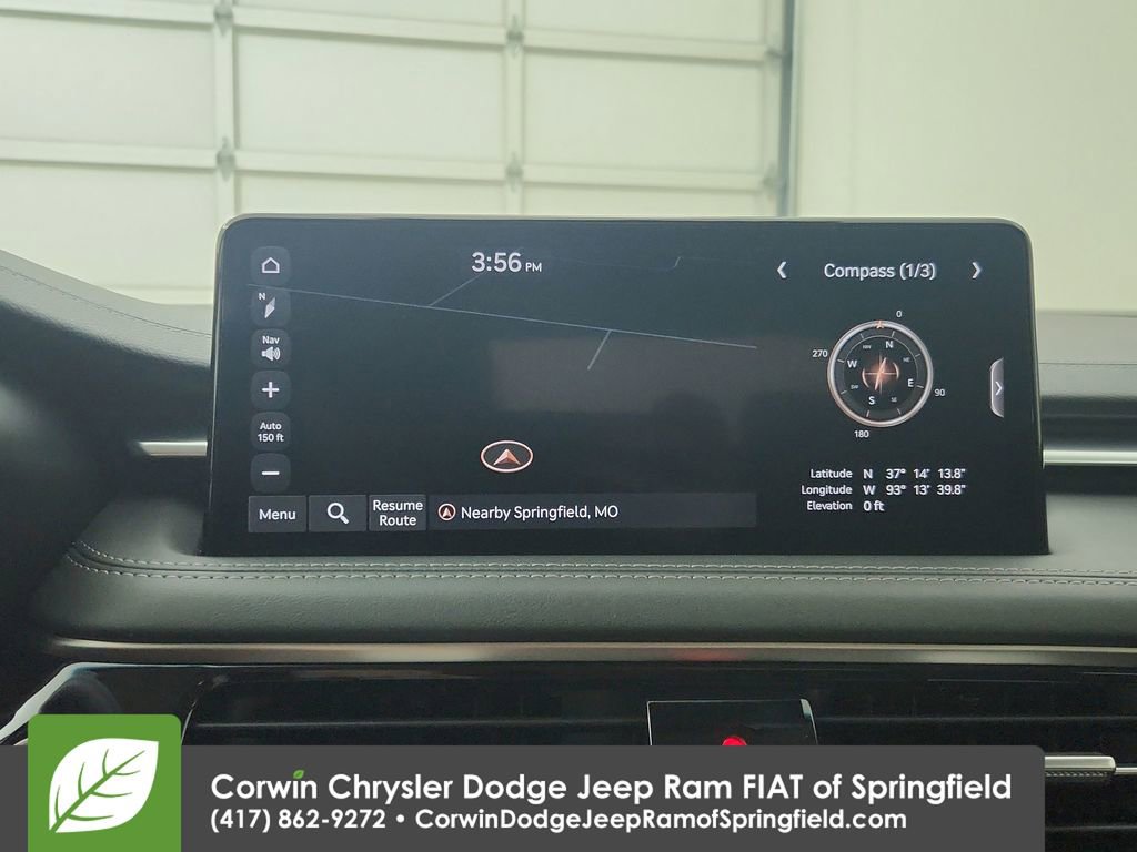 Used 2025 Genesis G70 2.5T image 25