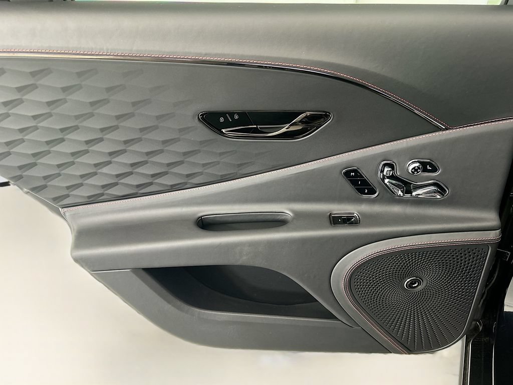 Used 2026 Bentley Flying Spur Plug-In Hybrid AWD/4WD image 25