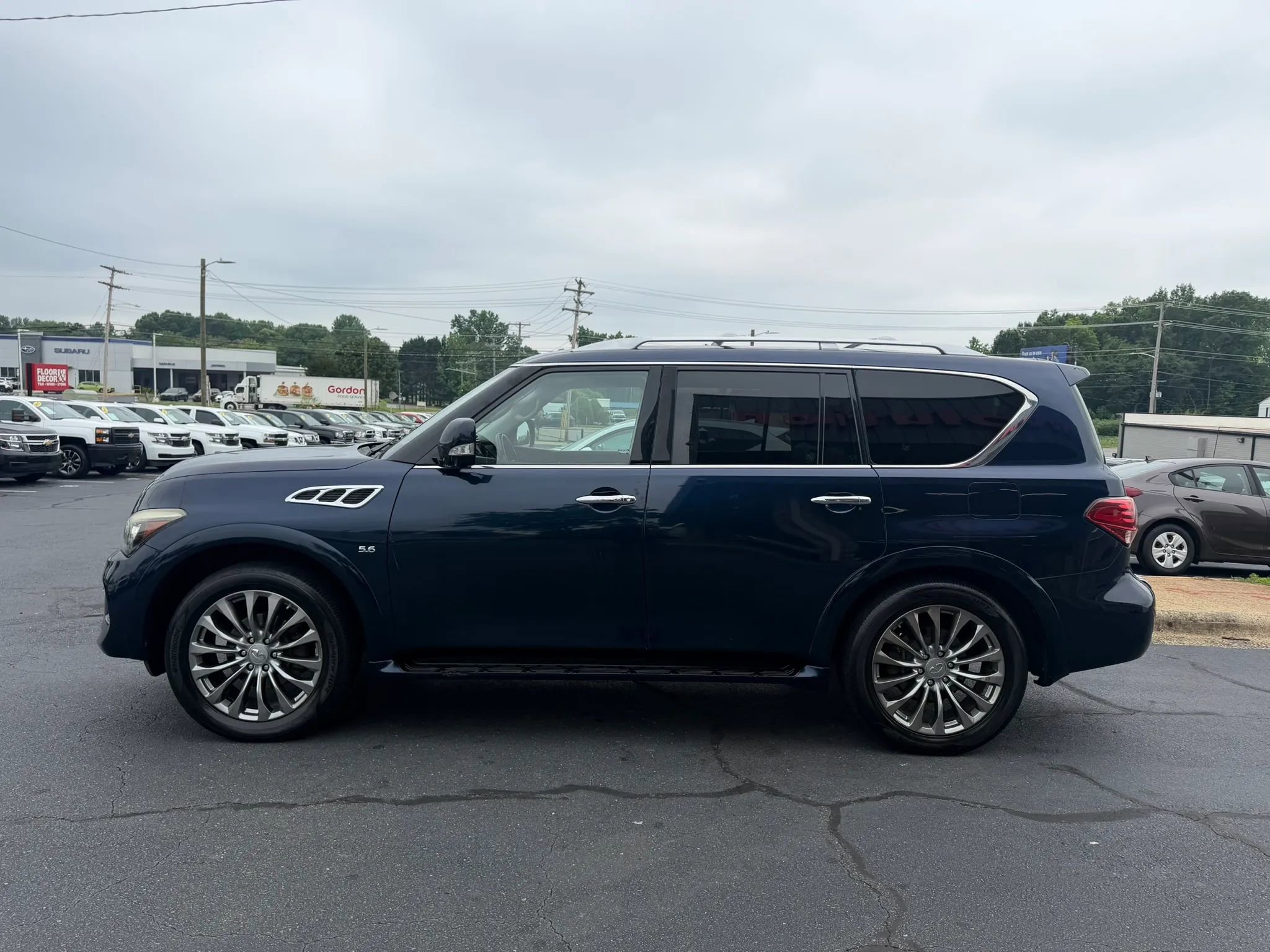 Used 2017 INFINITI QX80 2WD w/ Driver Assistance Package image 4