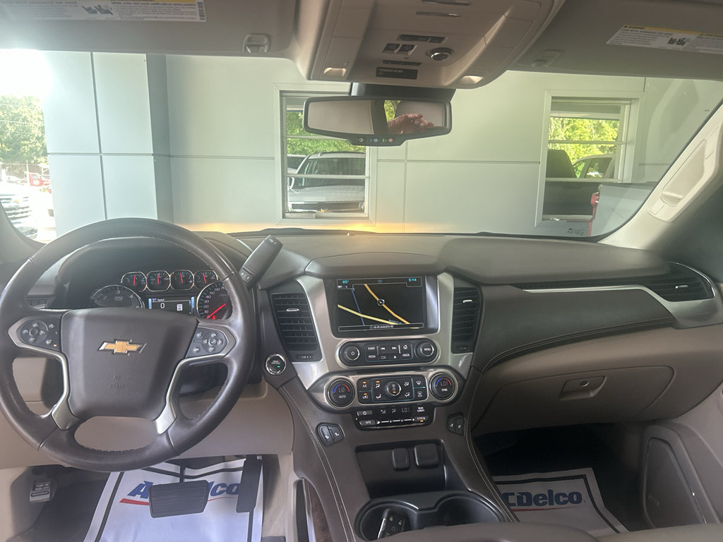 Used 2020 Chevrolet Tahoe LT w/ Luxury Package RWD image 15