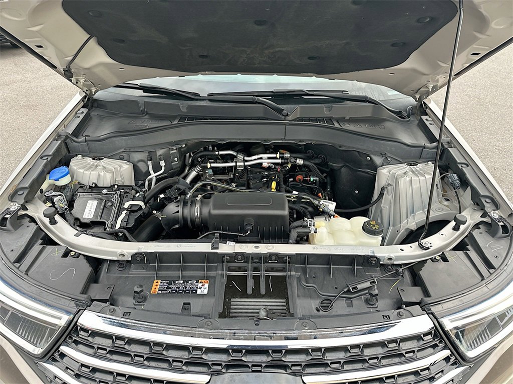 Used 2021 Ford Explorer XLT image 29