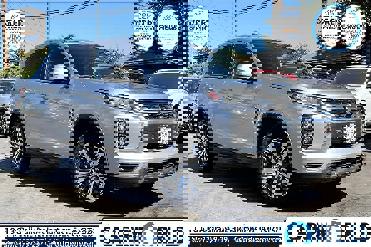 Used 2021 Mitsubishi Outlander Sport SE image 1