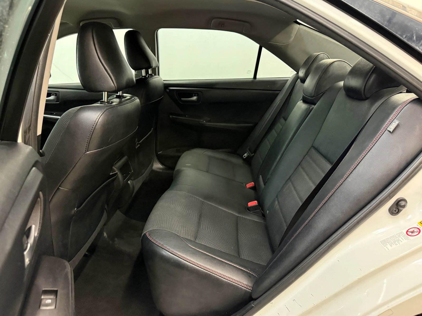 Used 2017 Toyota Camry SE image 19