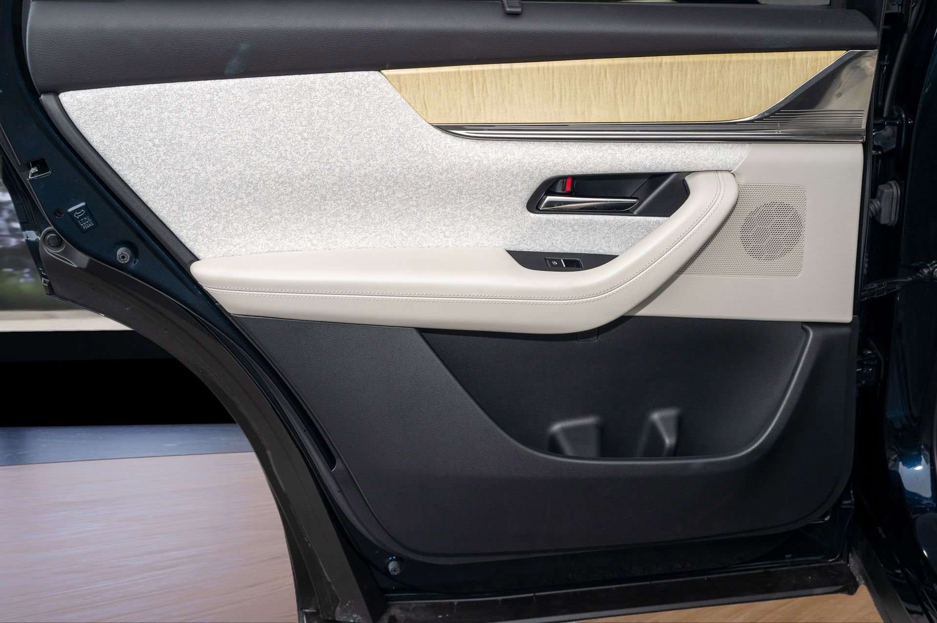 Used 2025 MAZDA CX-90 3.3 Turbo S w/ Premium Plus image 17