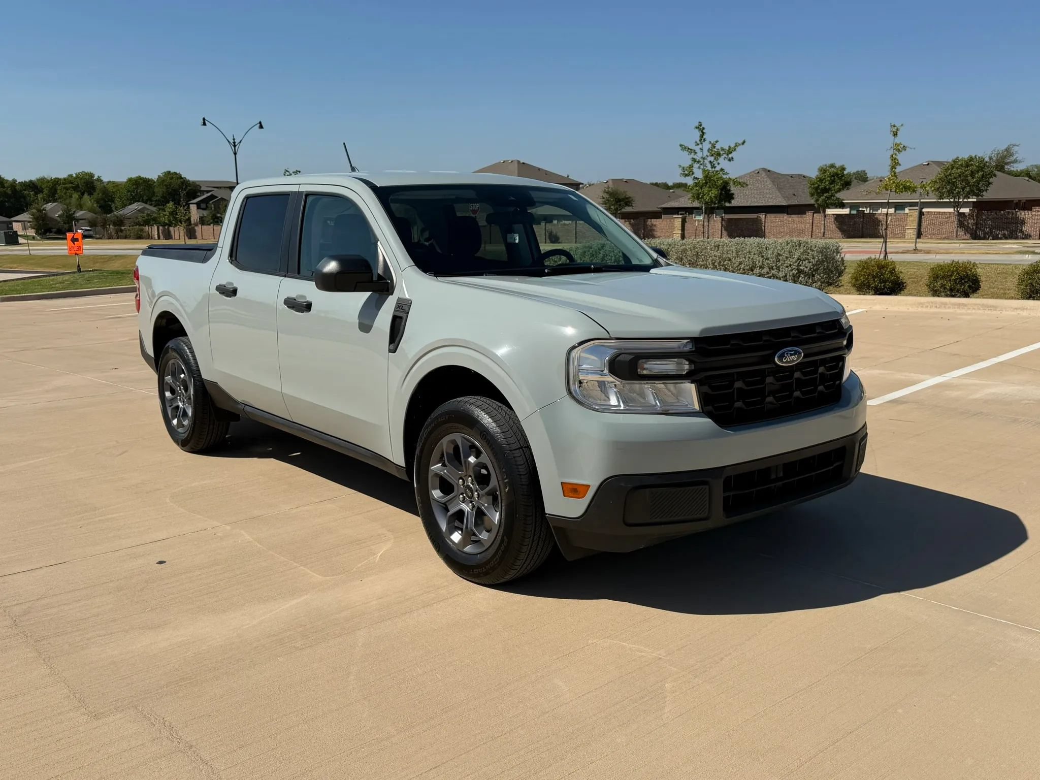 Used 2022 Ford Maverick XL FWD image 3