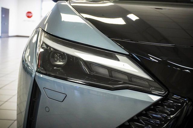 Certified 2023 Lexus RZ 450e Premium w/ Accessory Package (Z1) image 29