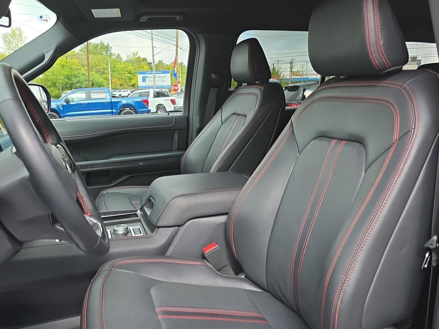 Used 2023 Ford Expedition Limited image 11