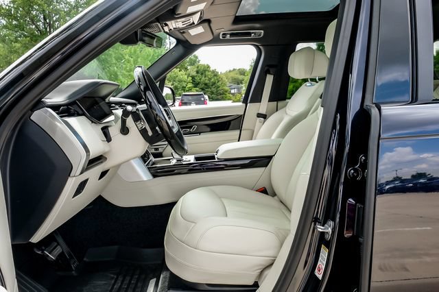 New 2026 Land Rover Range Rover Long Wheelbase Autobiography AWD/4WD image 3