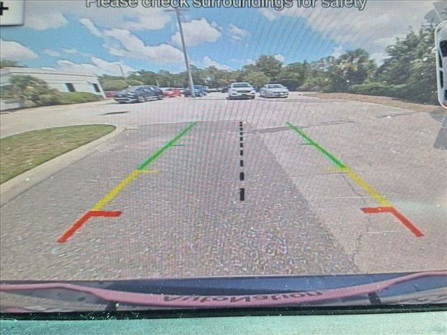 Used 2017 Ford Explorer XLT w/ Equipment Group 202A FWD image 14