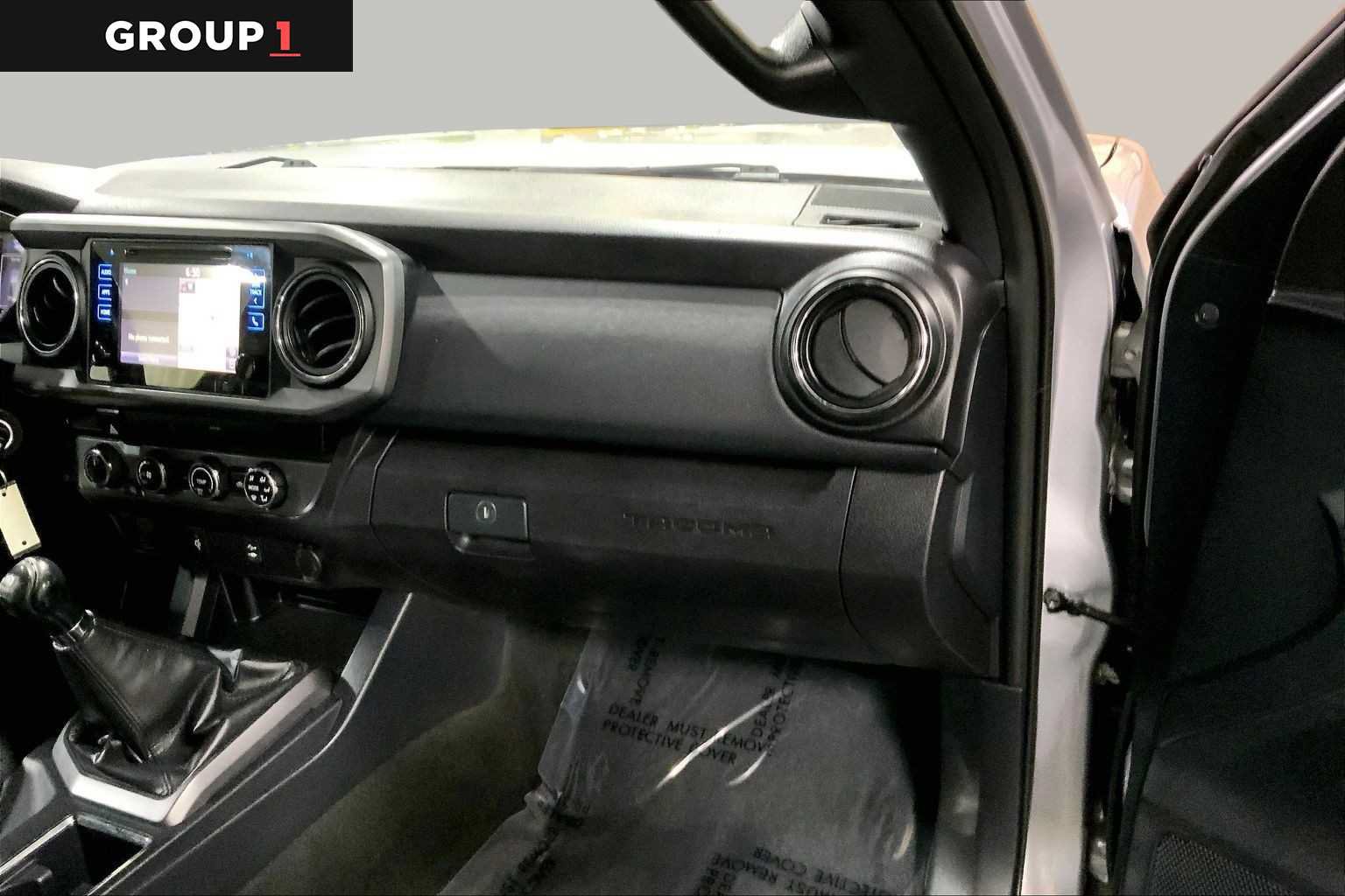 Certified 2017 Toyota Tacoma TRD Off-Road w/ Tow Package AWD/4WD image 18