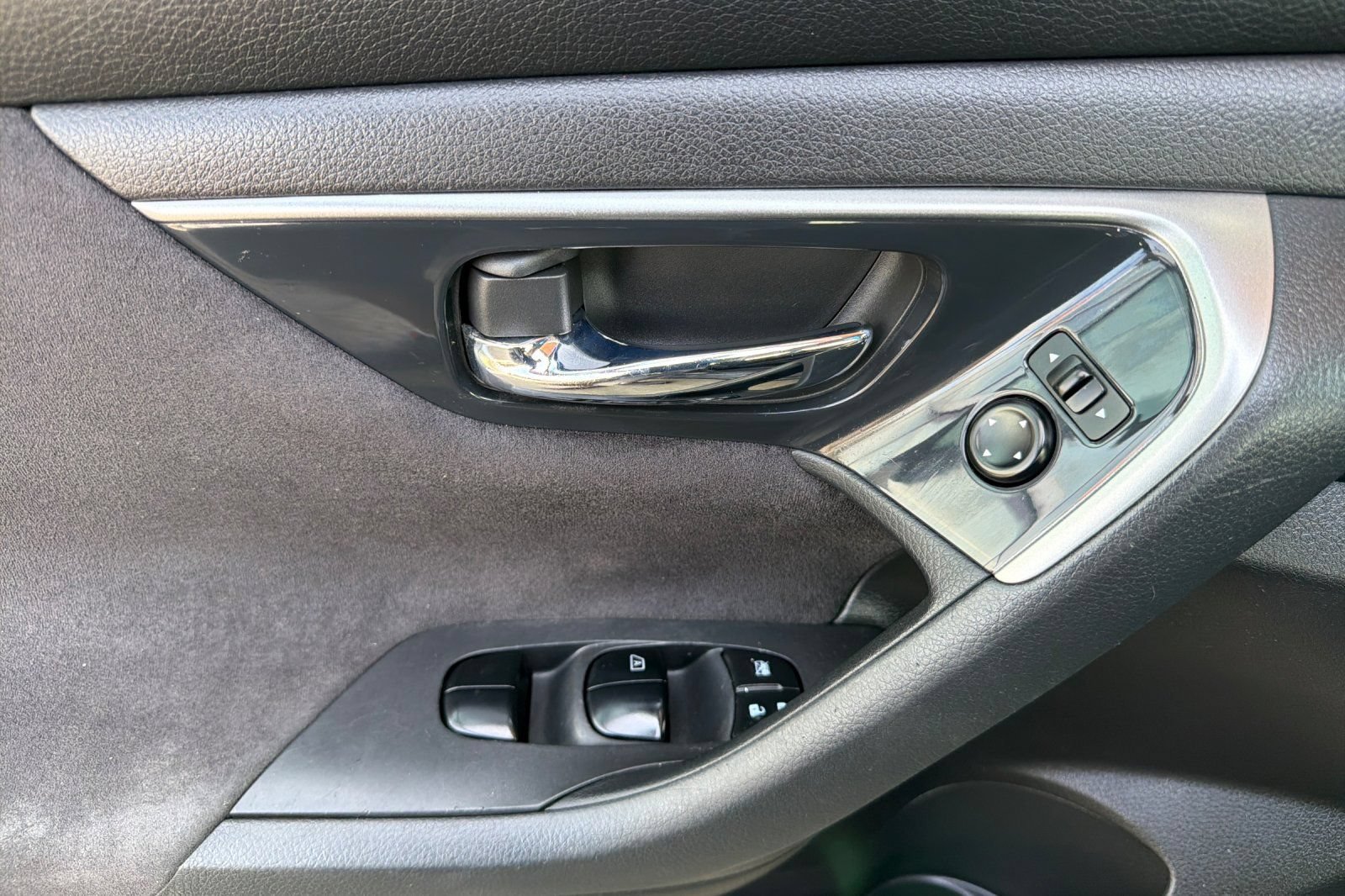 Used 2013 Nissan Altima 2.5 S FWD image 13