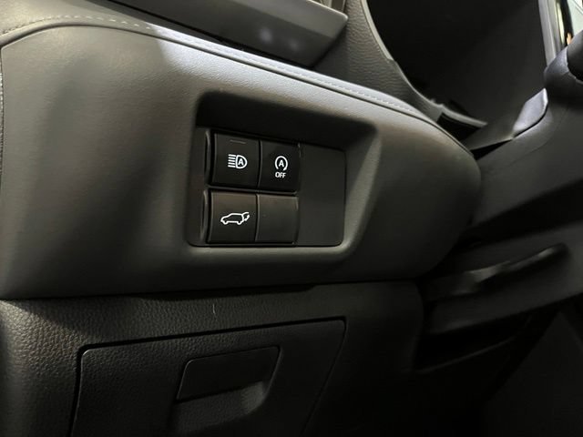 Used 2024 Toyota Highlander XLE AWD/4WD image 17