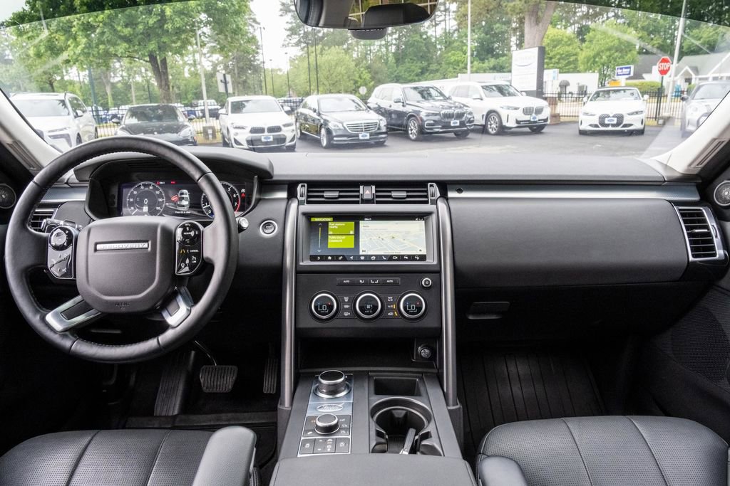 Used 2020 Land Rover Discovery Landmark AWD/4WD image 18