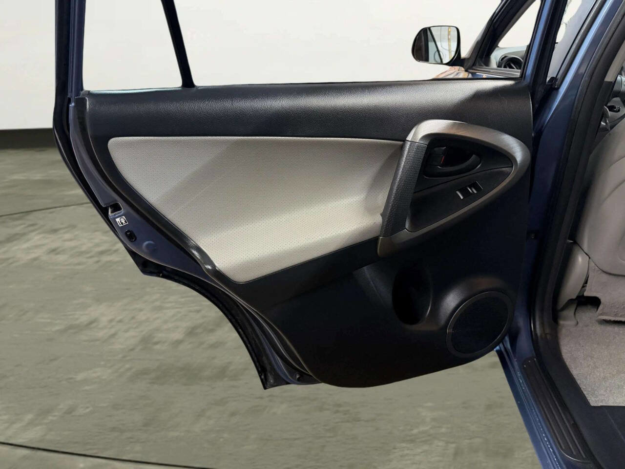 Used 2012 Toyota RAV4 Limited w/ Premium Plus Value Pkg image 22