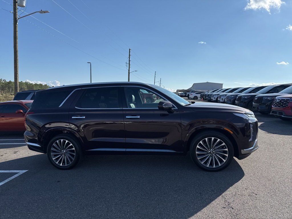 Used 2024 Hyundai Palisade Calligraphy image 3
