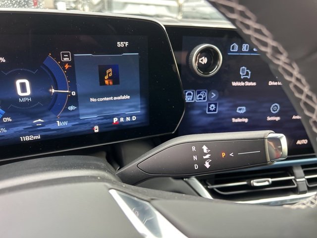 New 2026 Chevrolet Equinox EV LT image 26