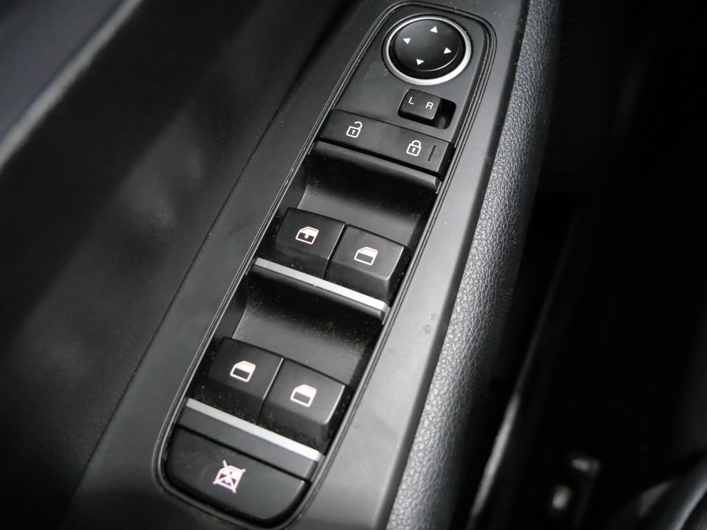 Used 2024 Kia Forte LXS w/ LXS Technology Package FWD image 13