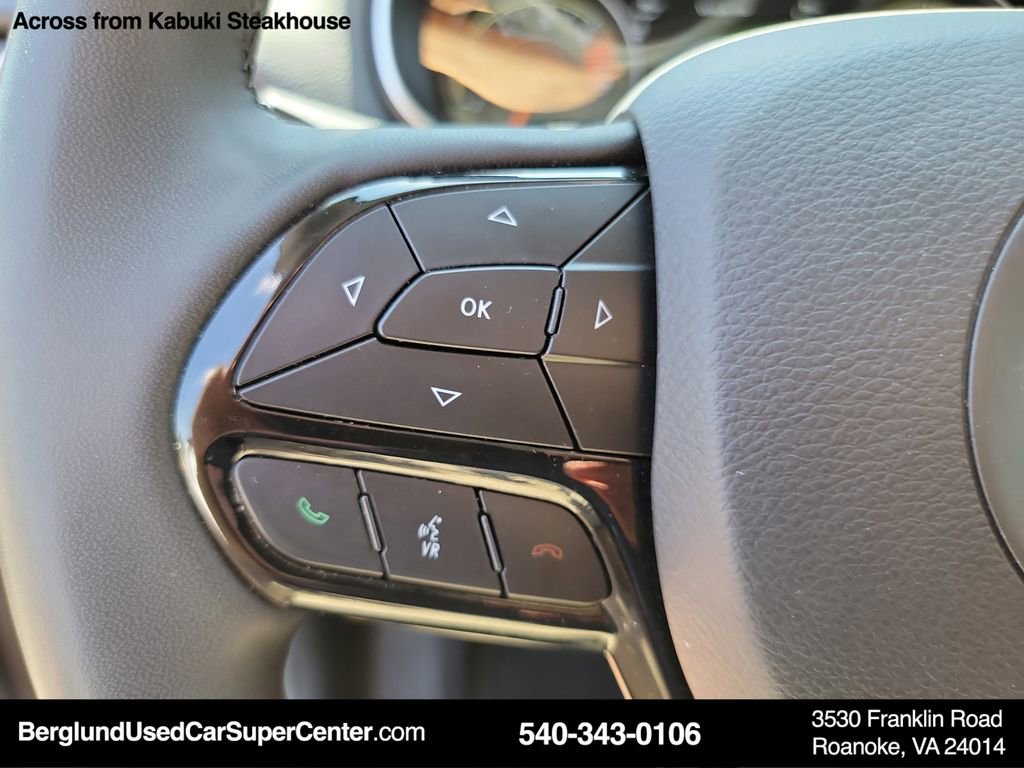 Used 2023 Jeep Cherokee Altitude Lux image 30