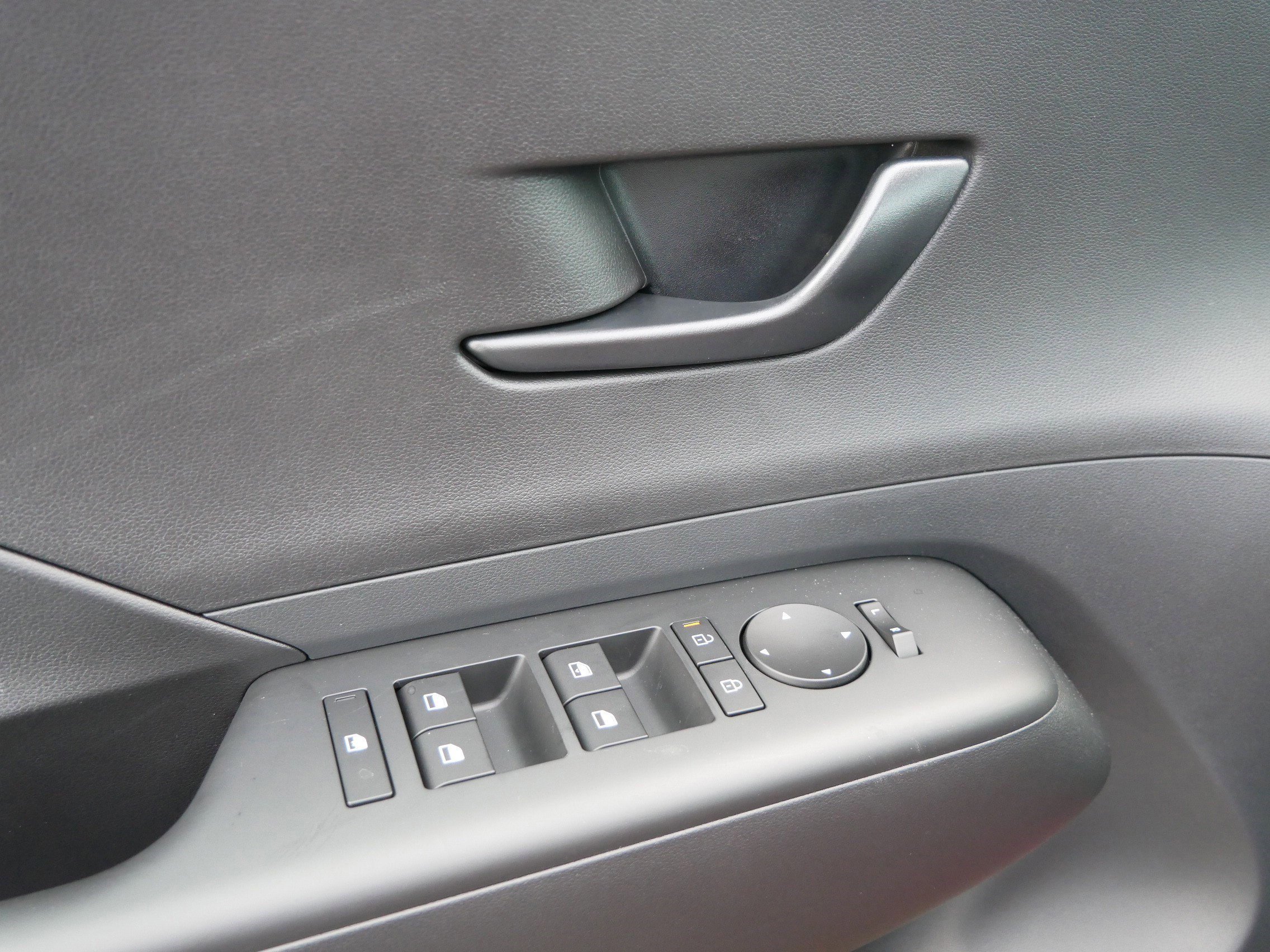 New 2026 Hyundai Kona SE image 14