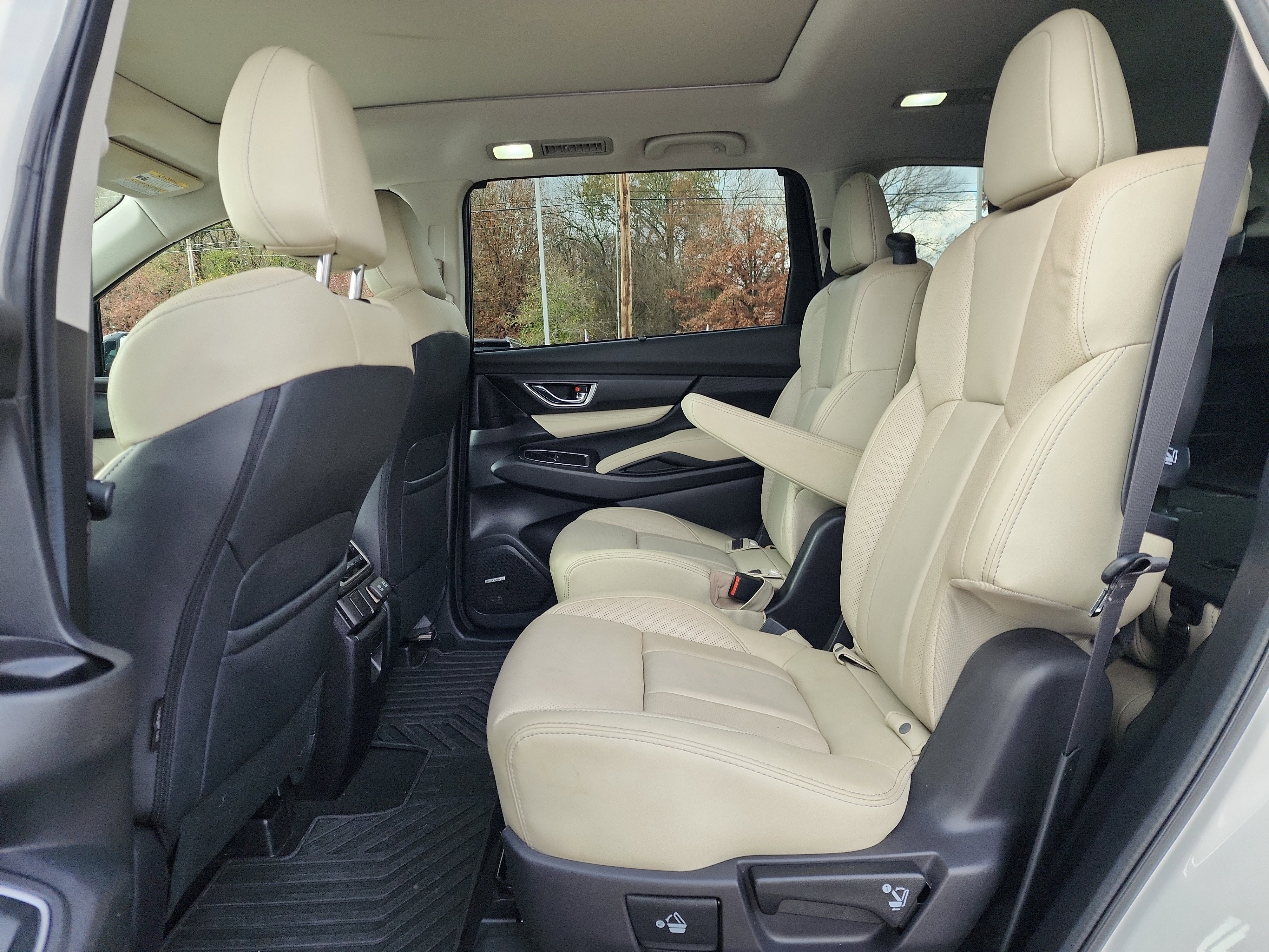 Used 2022 Subaru Ascent Limited w/ Technology Package image 11