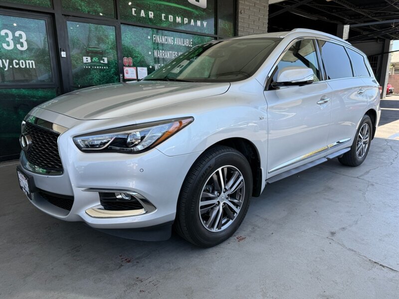Used 2019 INFINITI QX60 Luxe w/ Essential Package FWD image 1