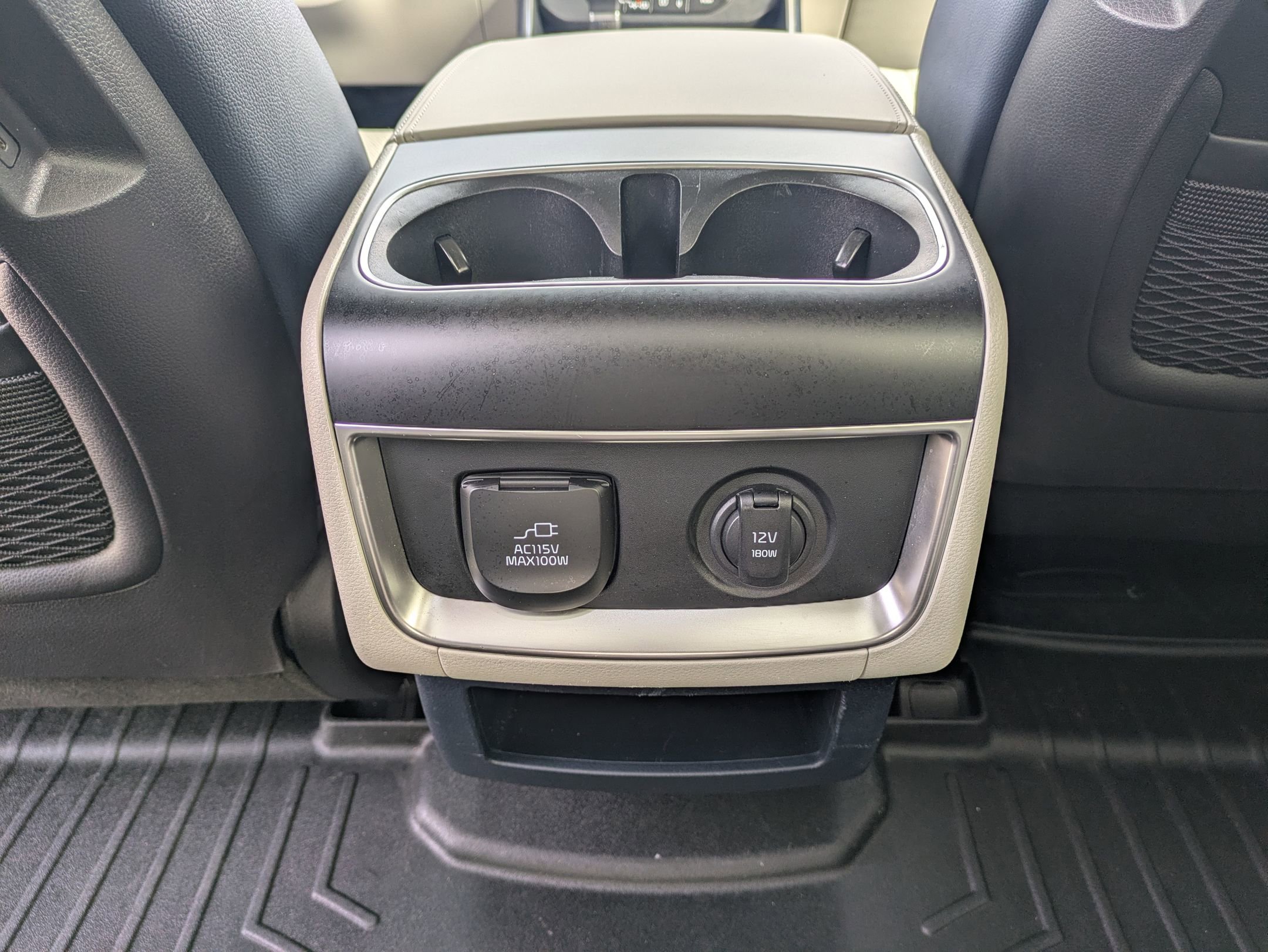 Used 2025 Kia Carnival SX Prestige image 23