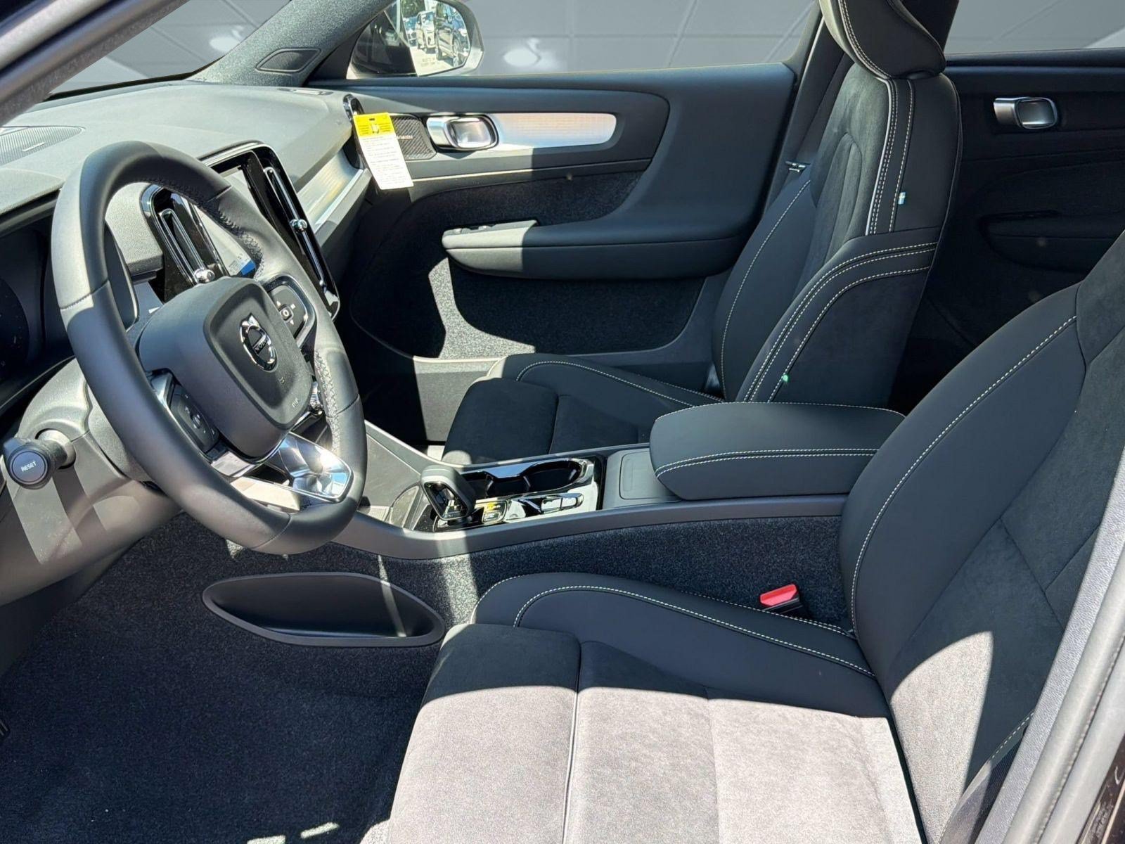 New 2026 Volvo XC40 B5 Ultra w/ Climate Package AWD/4WD image 5