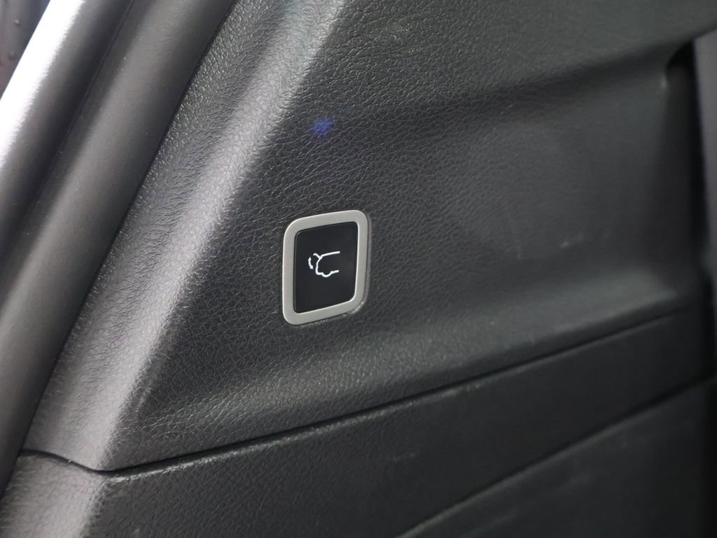 Certified 2025 Chrysler Pacifica Limited image 22