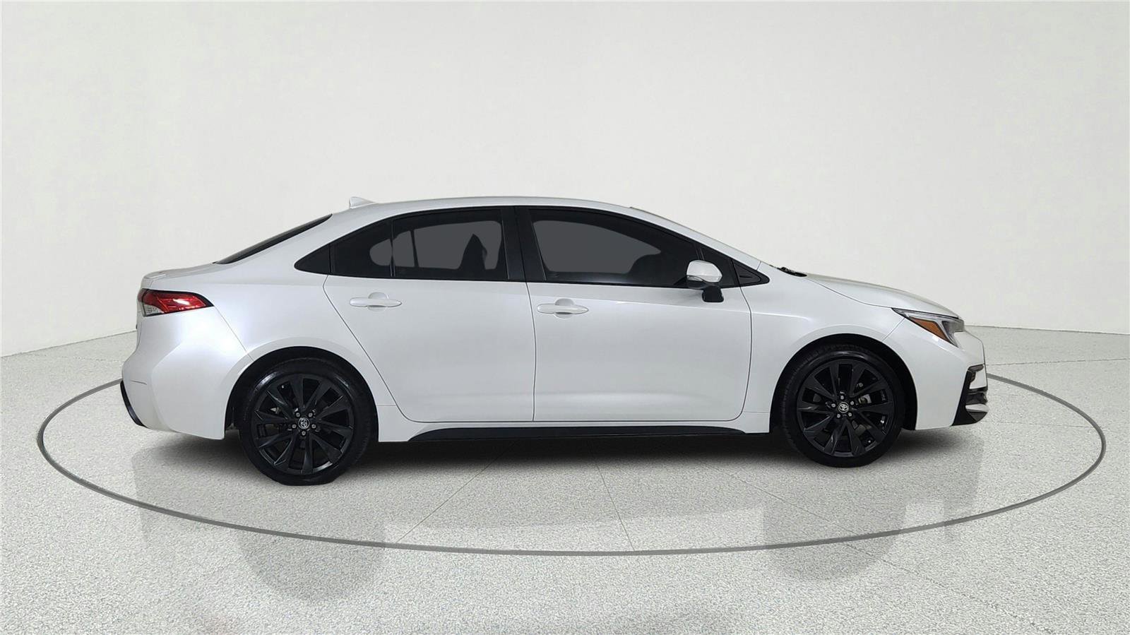 Used 2024 Toyota Corolla SE FWD image 6