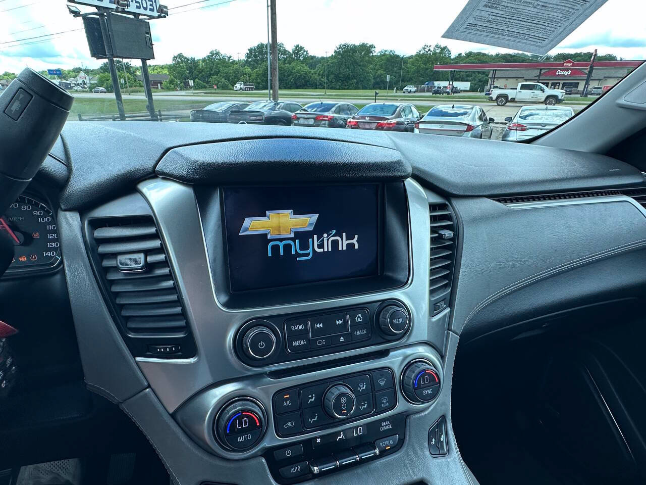 Used 2015 Chevrolet Suburban LT RWD image 16