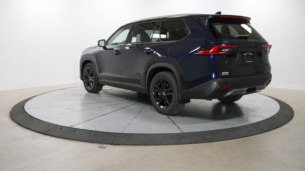 New 2025 Toyota Grand Highlander Platinum image 10