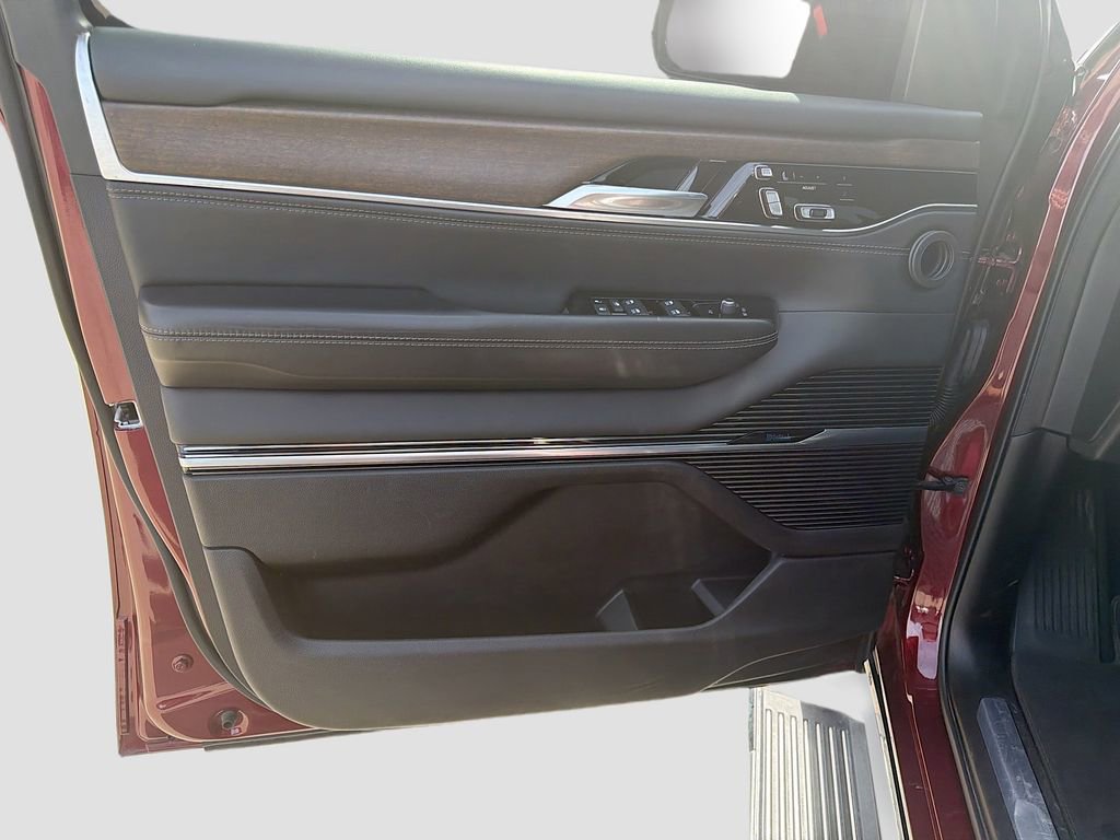 Used 2023 Jeep Grand Wagoneer 4WD image 24