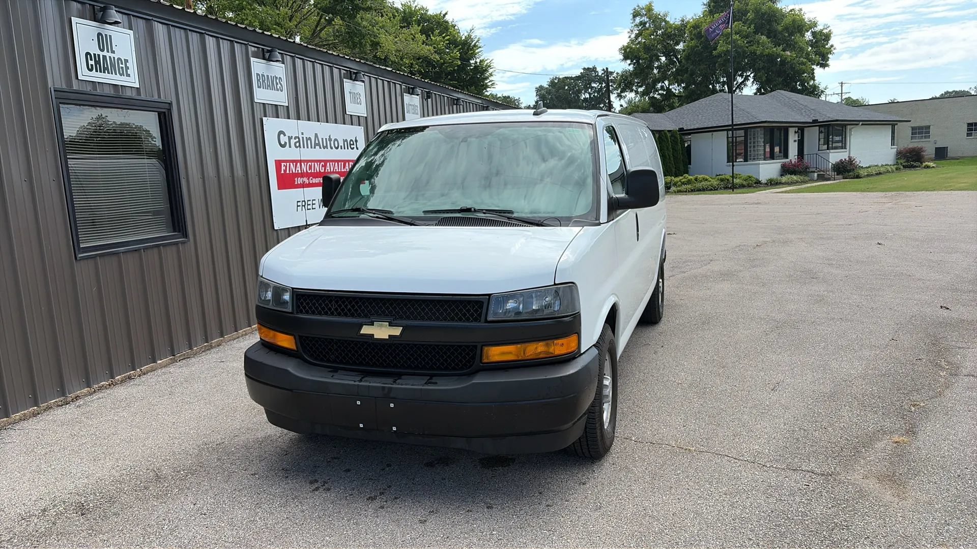 Used 2021 Chevrolet Express 2500 RWD image 2