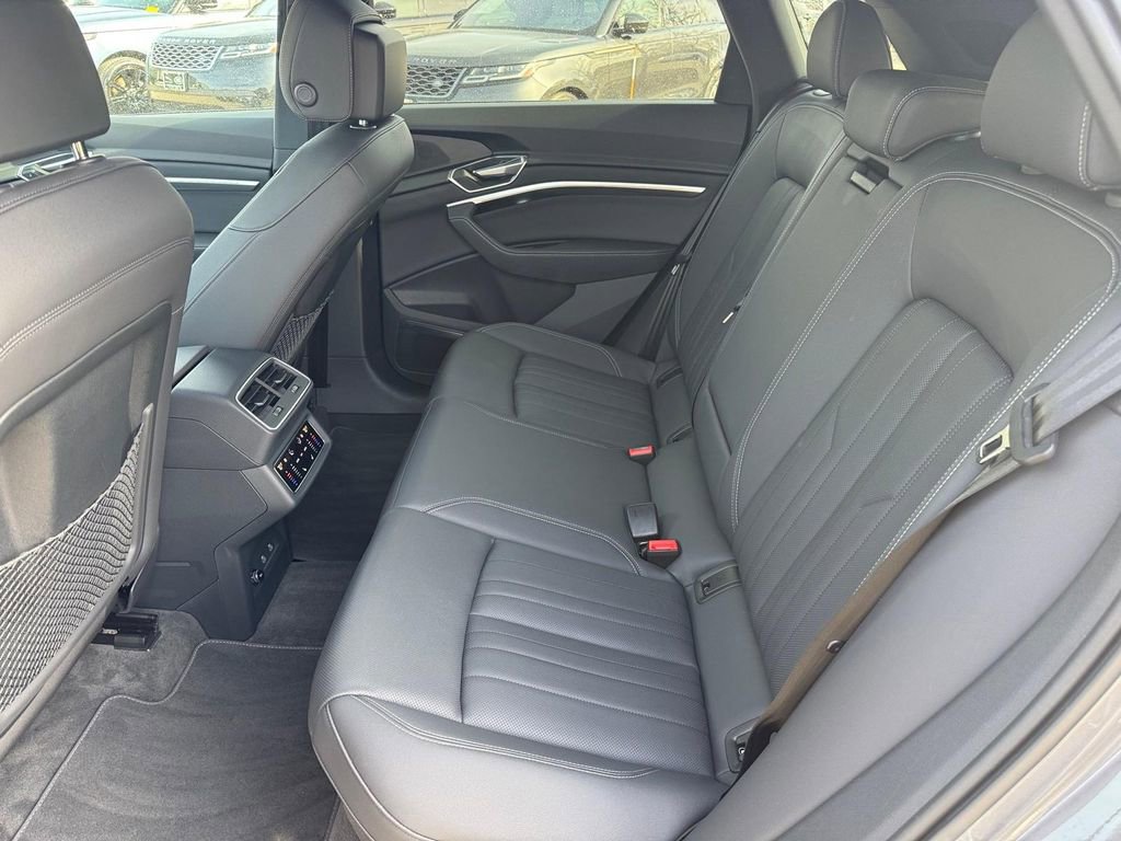 Used 2022 Audi e-tron Premium Plus image 9