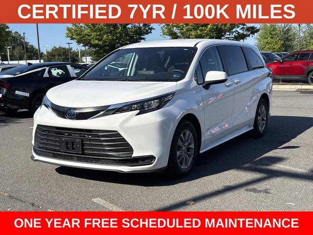 Used 2024 Toyota Sienna LE FWD image 5