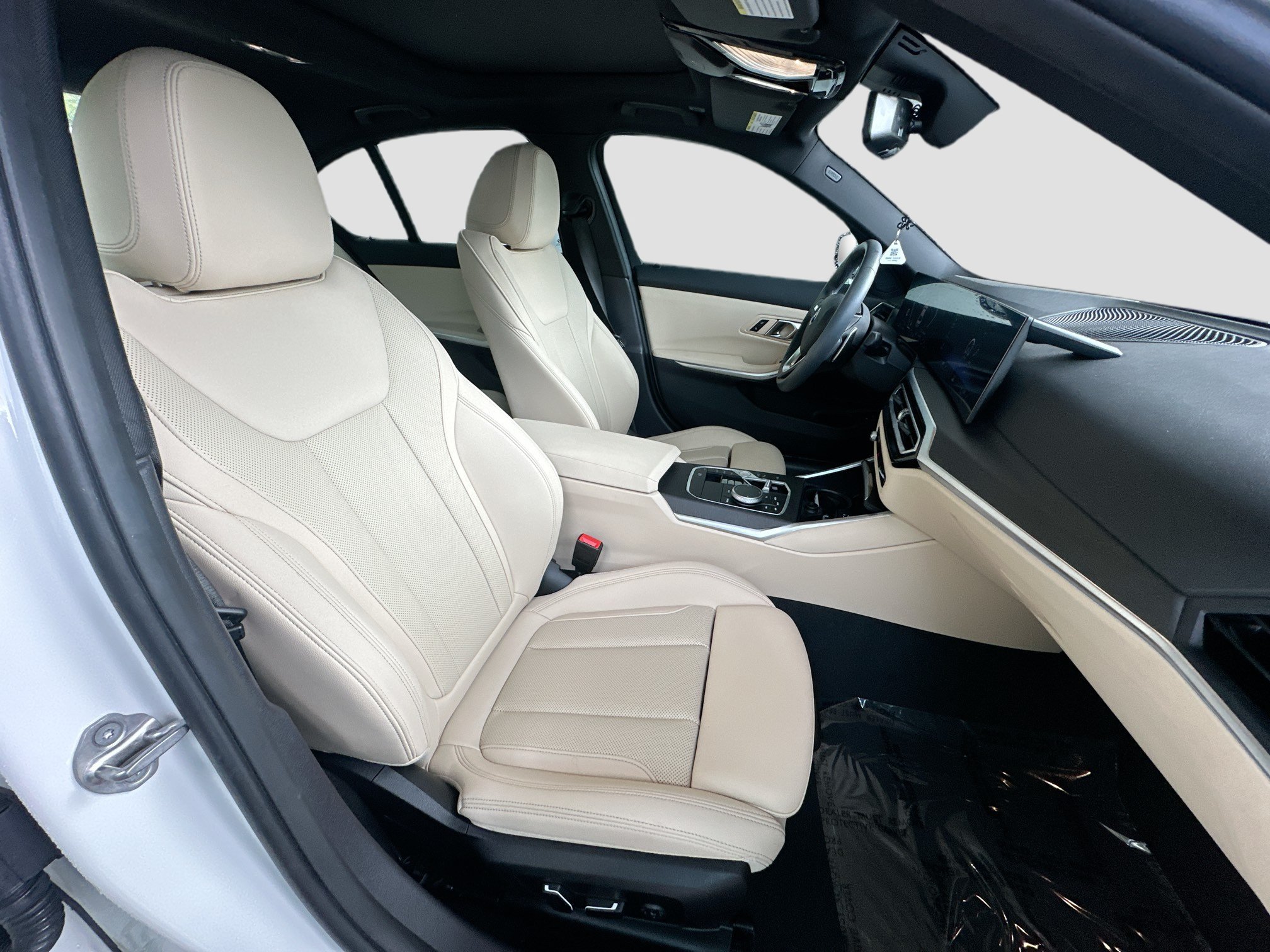 Certified 2024 BMW 330i Sedan w/ Convenience Package RWD image 28