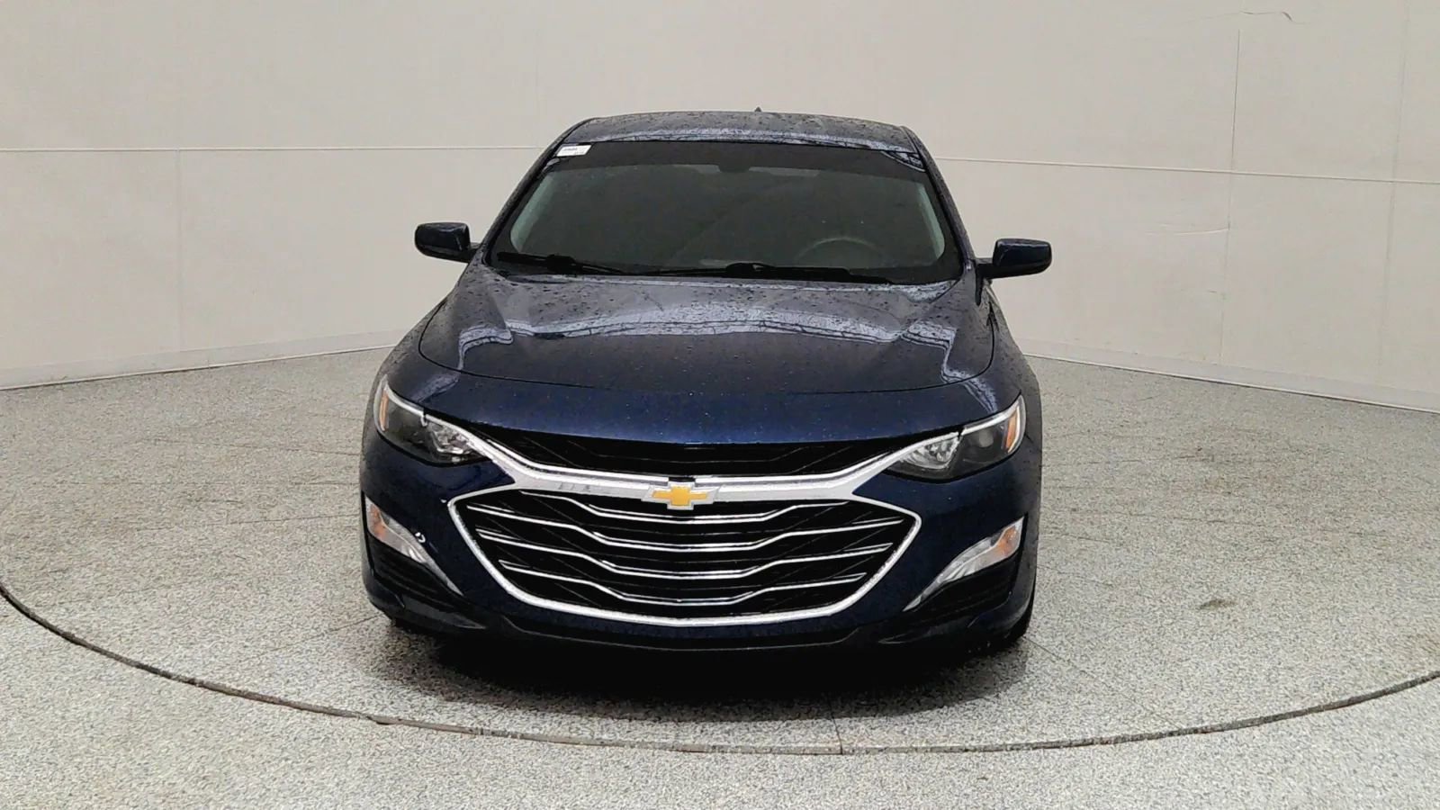 Used 2020 Chevrolet Malibu LT image 2