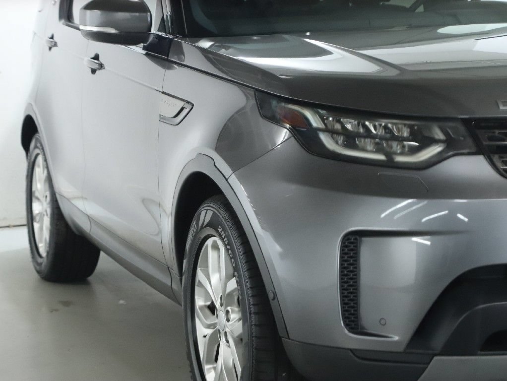 Used 2017 Land Rover Discovery SE AWD/4WD image 12