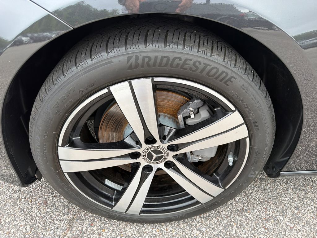 Used 2024 Mercedes-Benz C 300 4MATIC Sedan w/ Exclusive Trim Package image 15