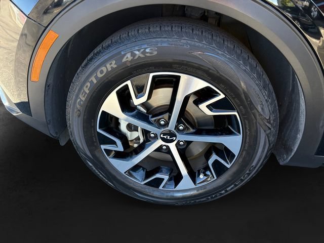 Used 2023 Kia Sportage EX FWD image 11