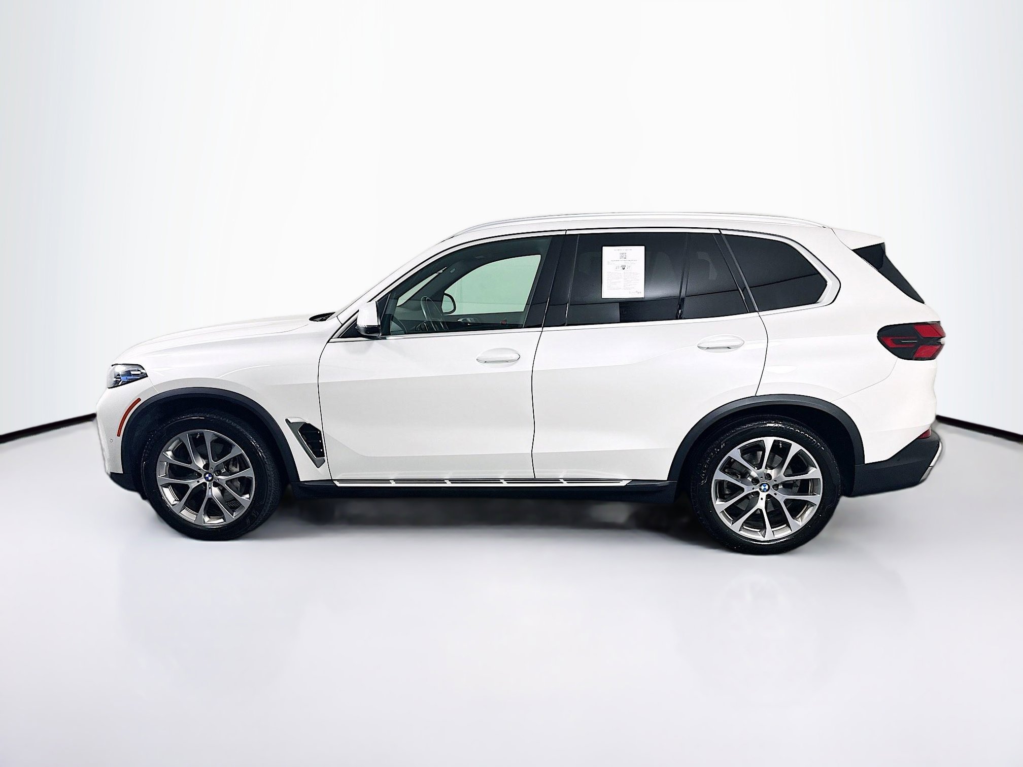 Used 2024 BMW X5 sDrive40i image 4