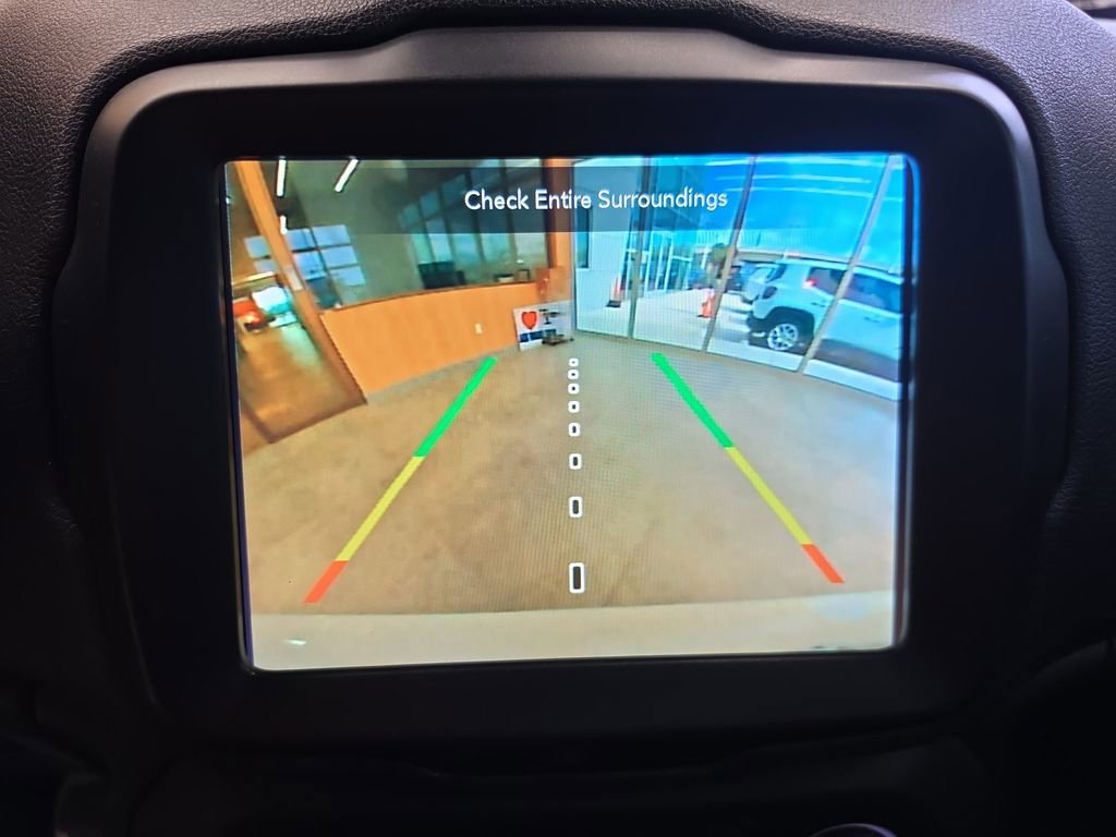 Used 2021 Jeep Renegade Latitude w/ Sun & Sound Group FWD image 28