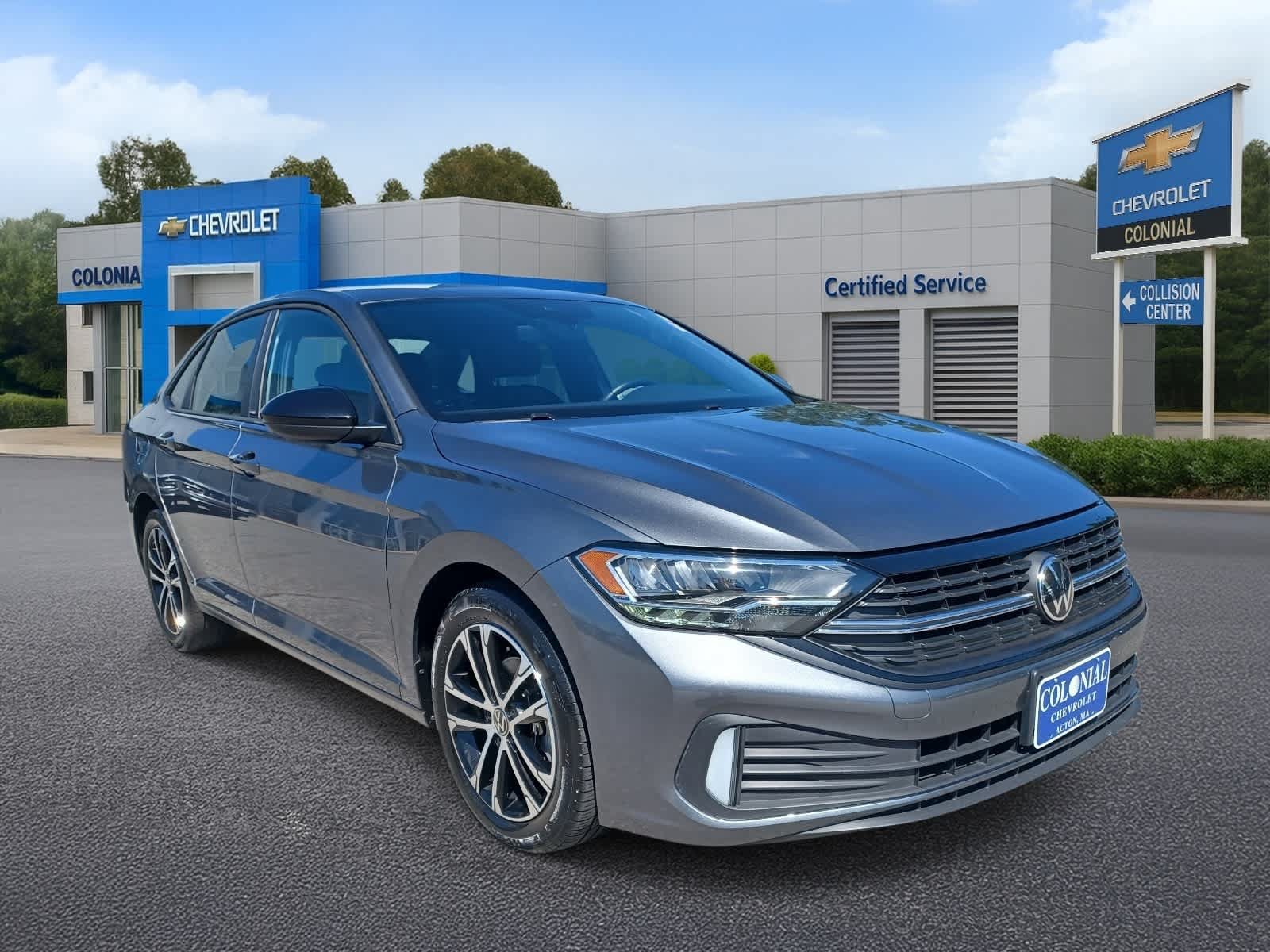 Used 2024 Volkswagen Jetta Sport FWD image 2