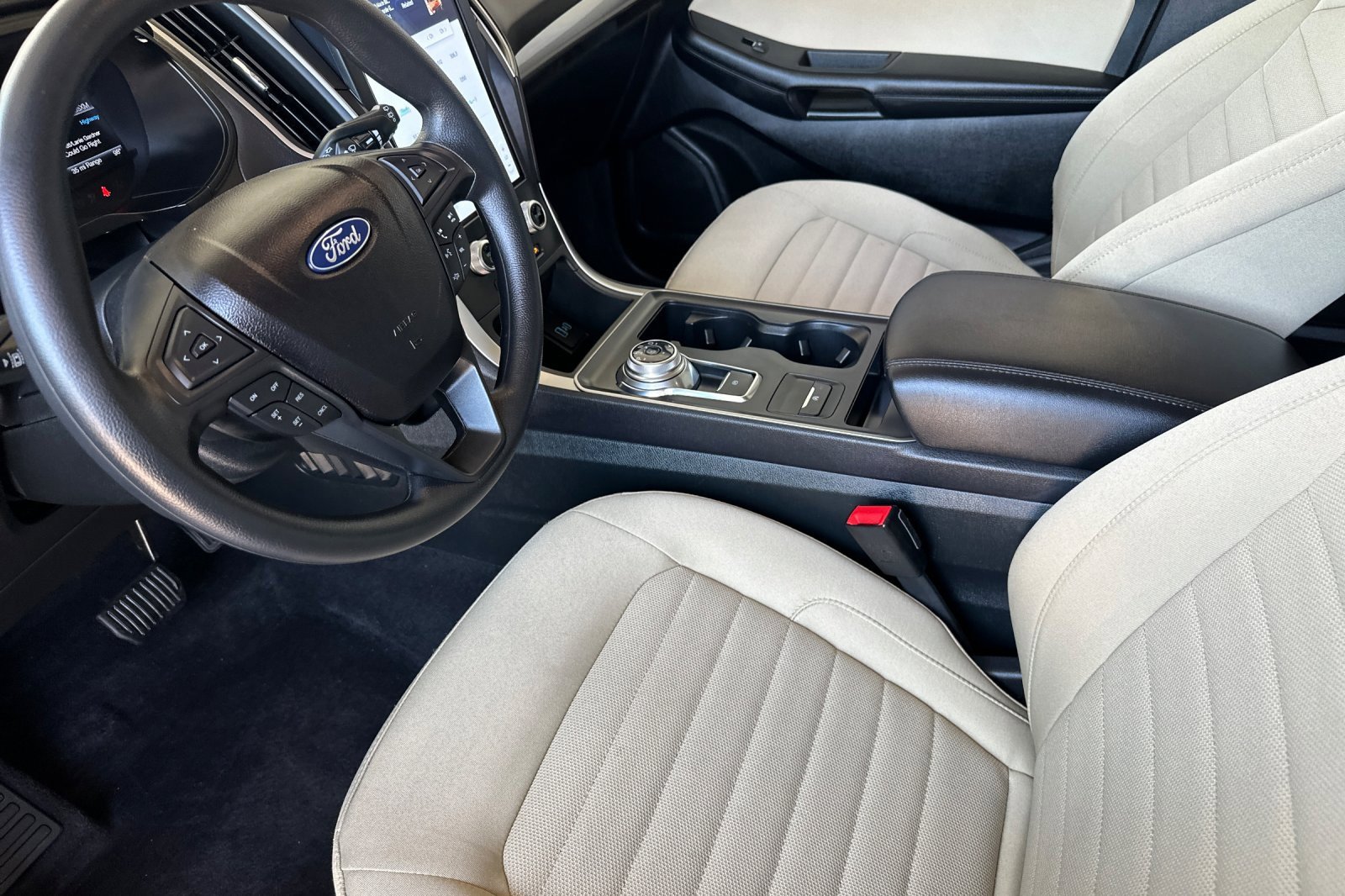 Used 2024 Ford Edge SE image 10